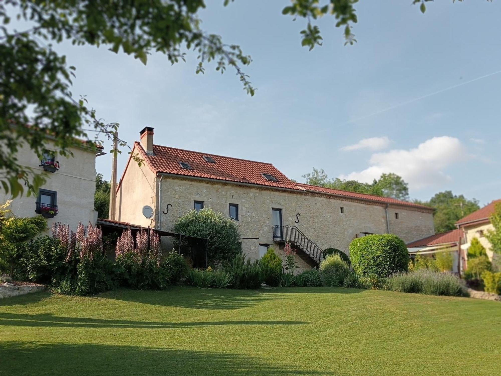 Auvergnat'Home Chaptuzat Bagian luar foto
