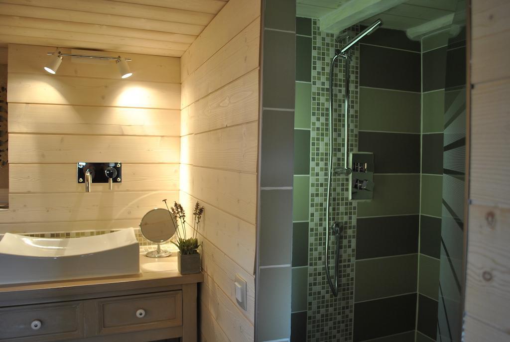 Auvergnat'Home Chaptuzat Ruang foto