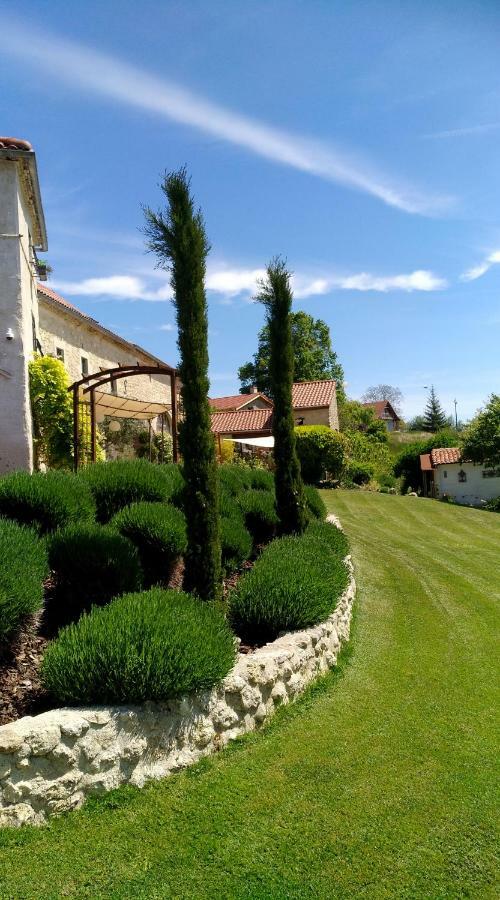 Auvergnat'Home Chaptuzat Bagian luar foto
